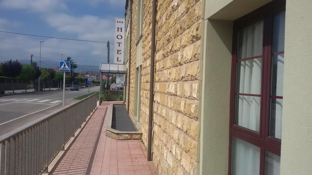 Hotel Alameda Villaviciosa  Exteriér fotografie
