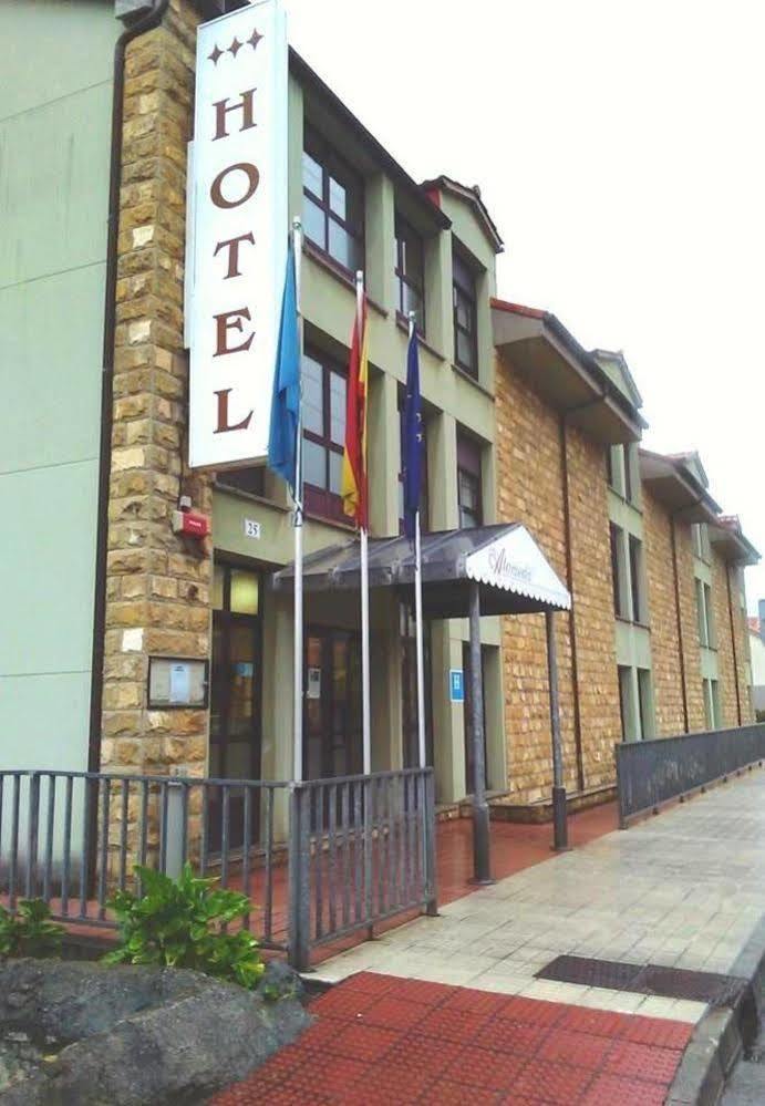 Hotel Alameda Villaviciosa  Exteriér fotografie